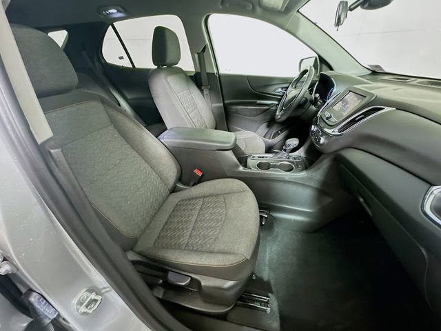 Used 2022 Chevrolet Equinox LT w/ Driver Convenience Package image 26