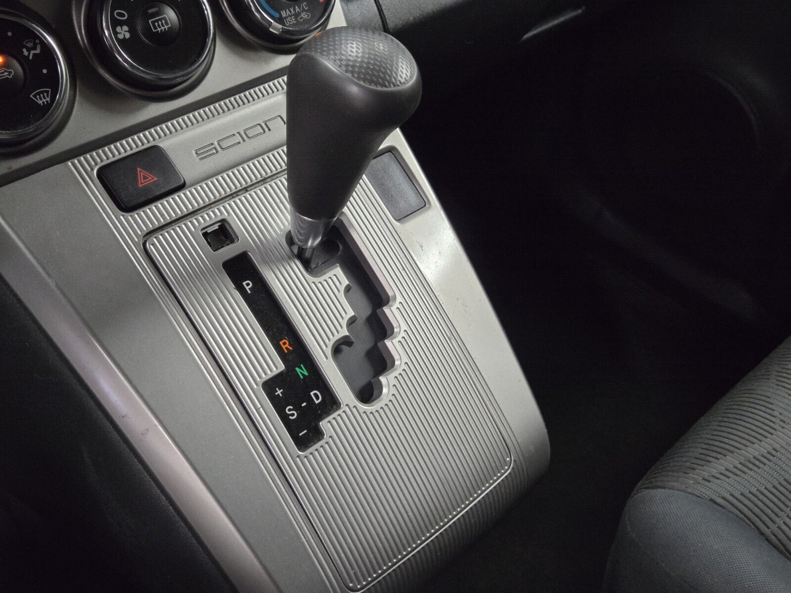 Used 2015 Scion xB FWD image 19