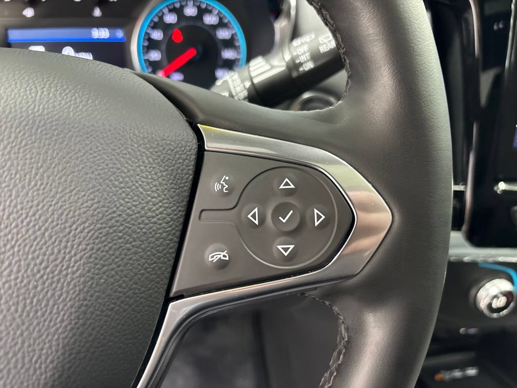 Used 2023 Chevrolet Traverse LT w/ LT Premium Package AWD/4WD image 16