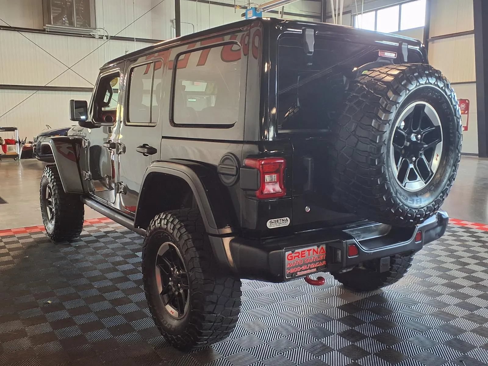 Used 2018 Jeep Wrangler Unlimited Rubicon w/ Dual Top Group AWD/4WD image 5