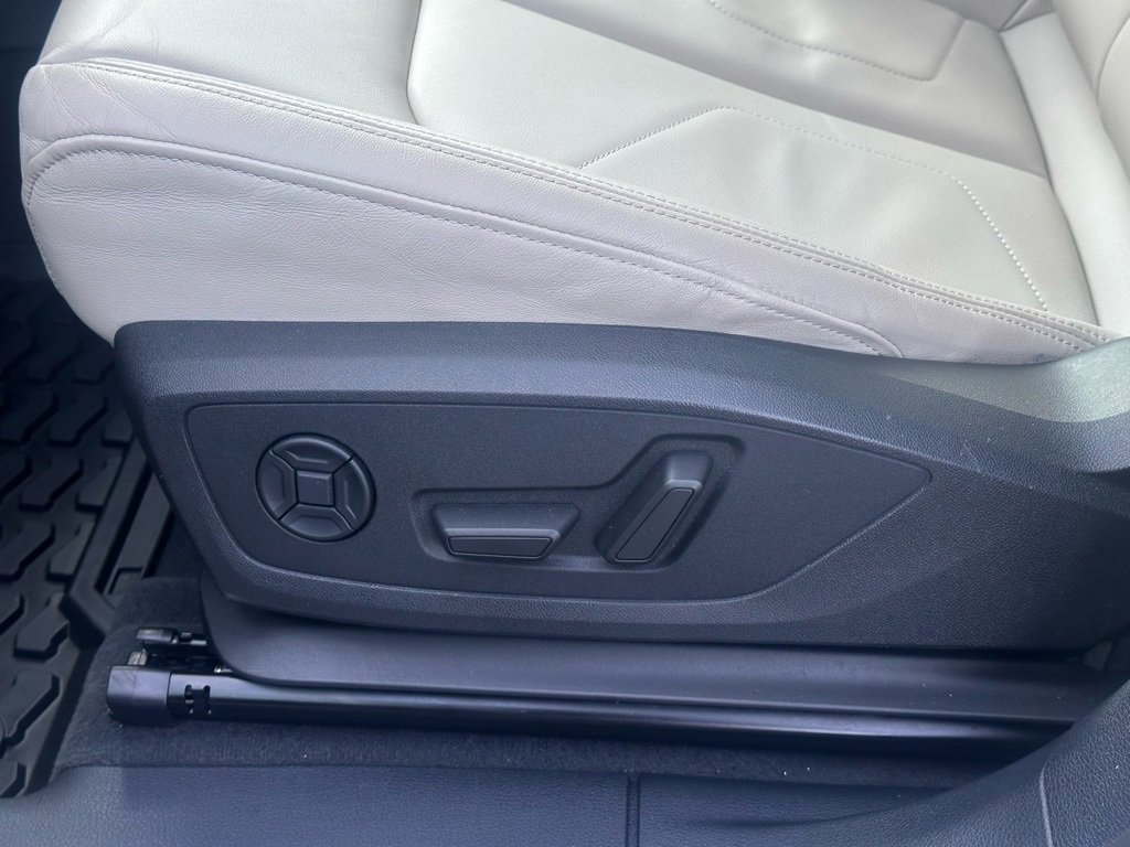 Used 2023 Audi Q3 2.0T Premium w/ Convenience Package image 16