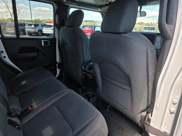 Used 2025 Jeep Gladiator Sport AWD/4WD image 14