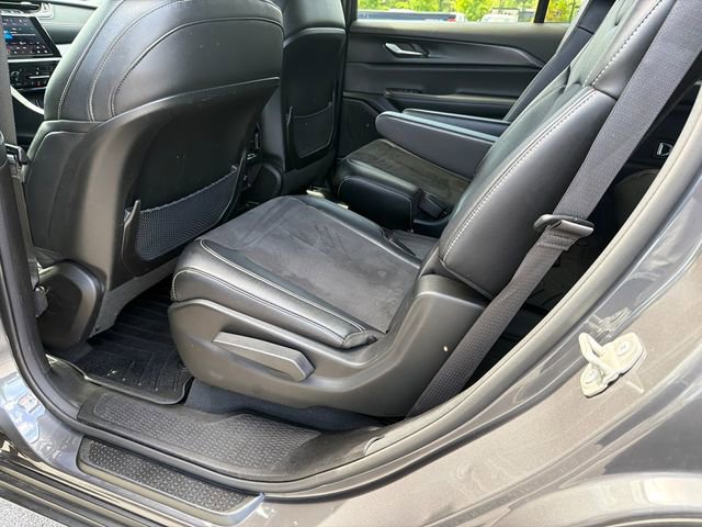 Used 2023 Jeep Grand Cherokee L Laredo RWD image 21