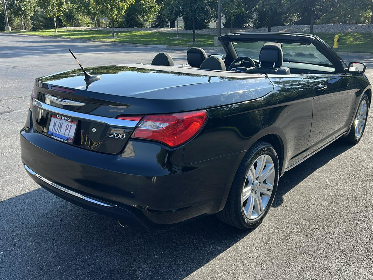 Used 2012 Chrysler 200 Touring w/ Cold Weather Group FWD image 6