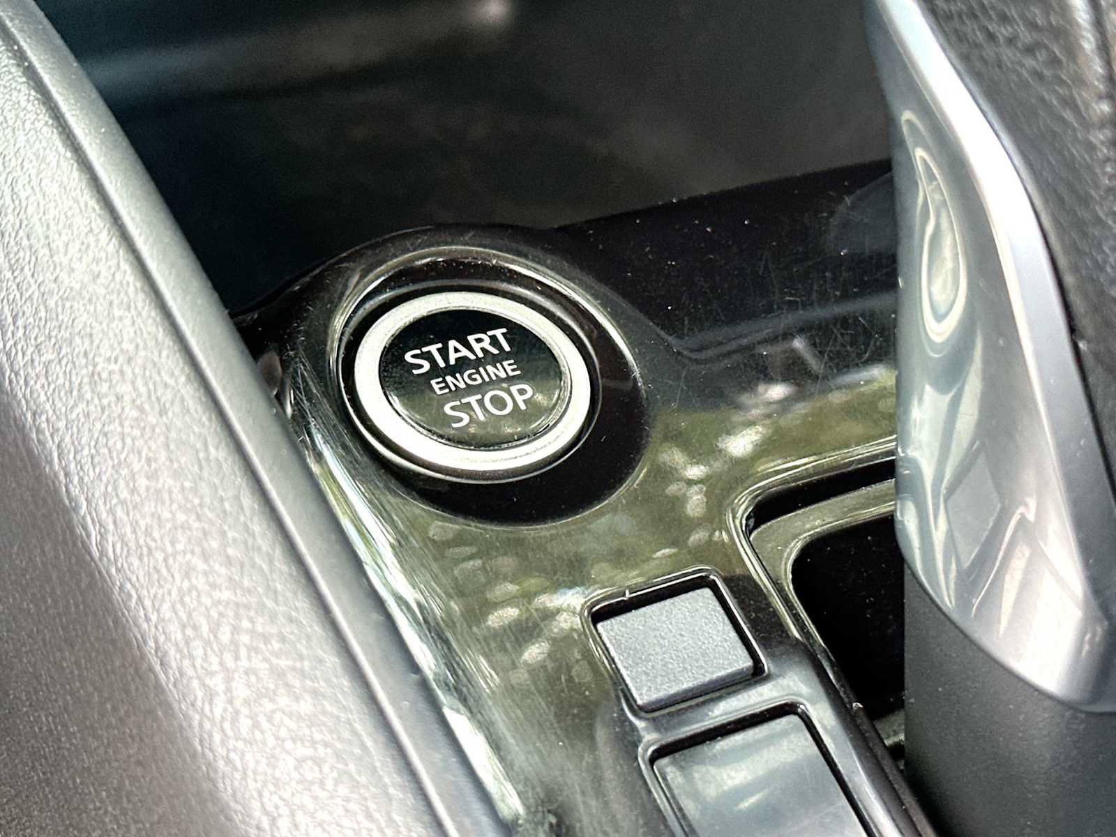 Used 2022 Nissan Kicks S FWD image 28