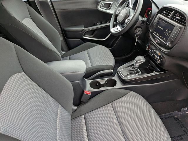 Used 2025 Kia Soul LX w/ LX Technology Package image 27