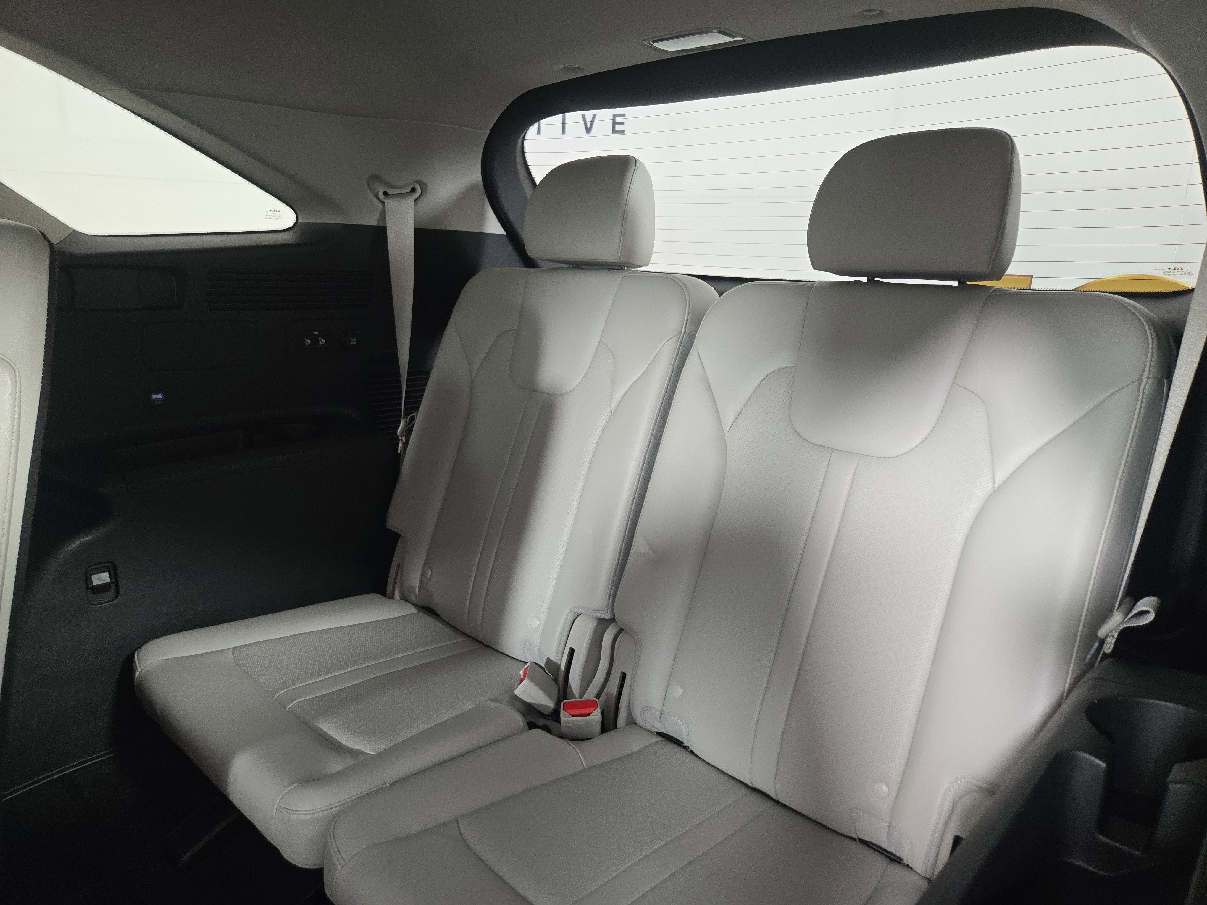 Used 2023 Kia Sorento SX image 13