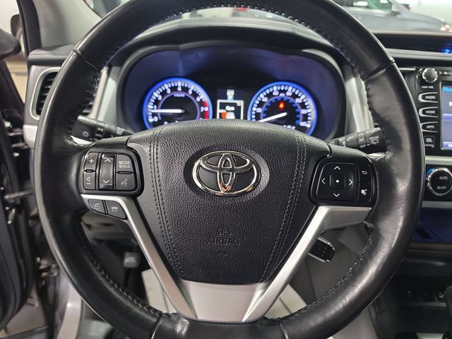 Used 2015 Toyota Highlander Limited AWD/4WD image 19