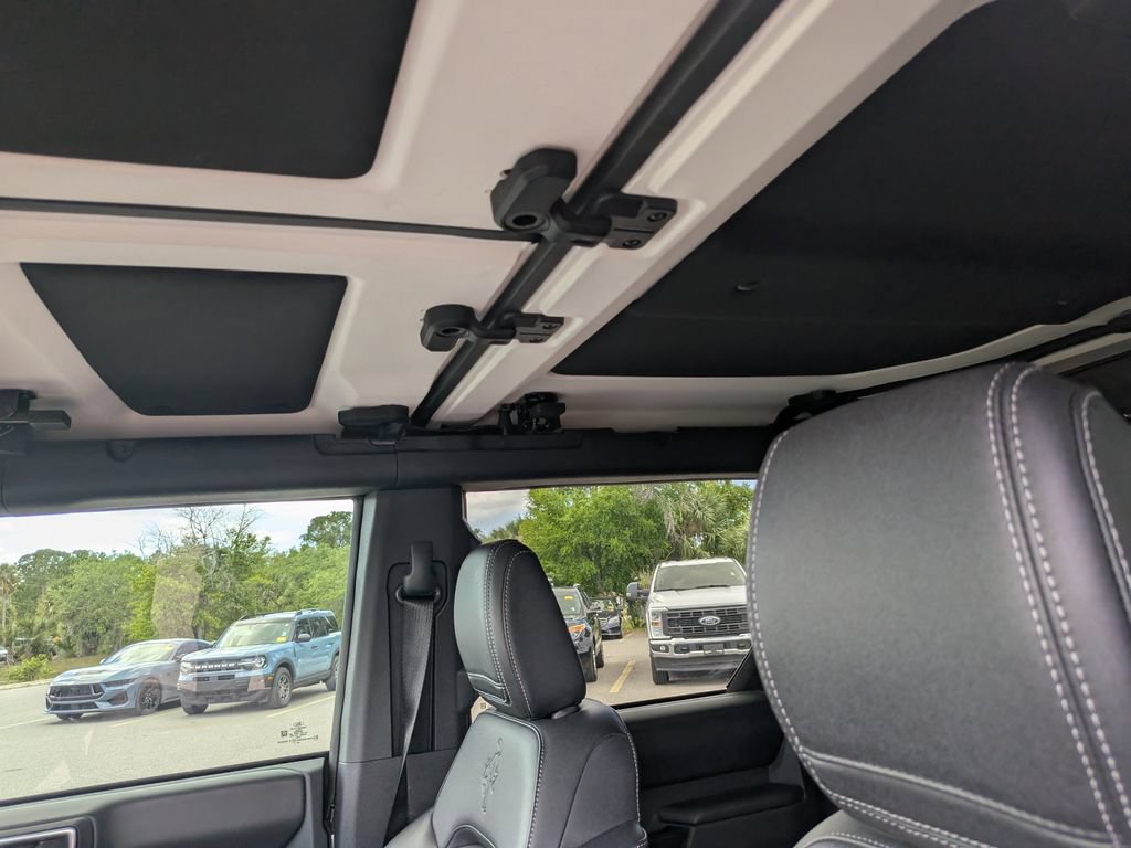 Certified 2025 Ford Bronco Badlands AWD/4WD image 21