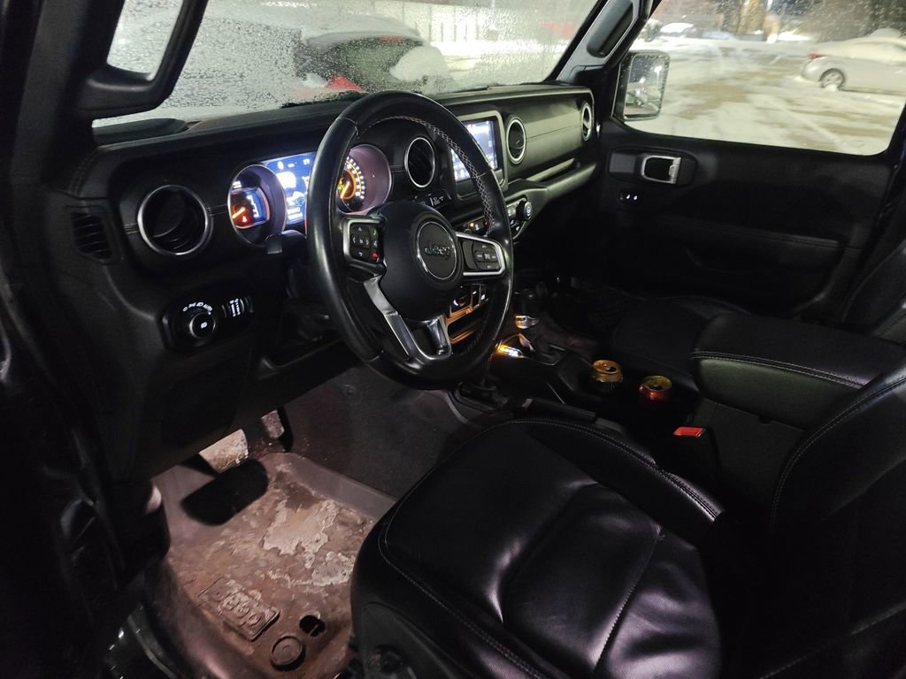 Used 2018 Jeep Wrangler Unlimited Sahara w/ Safety Group image 7
