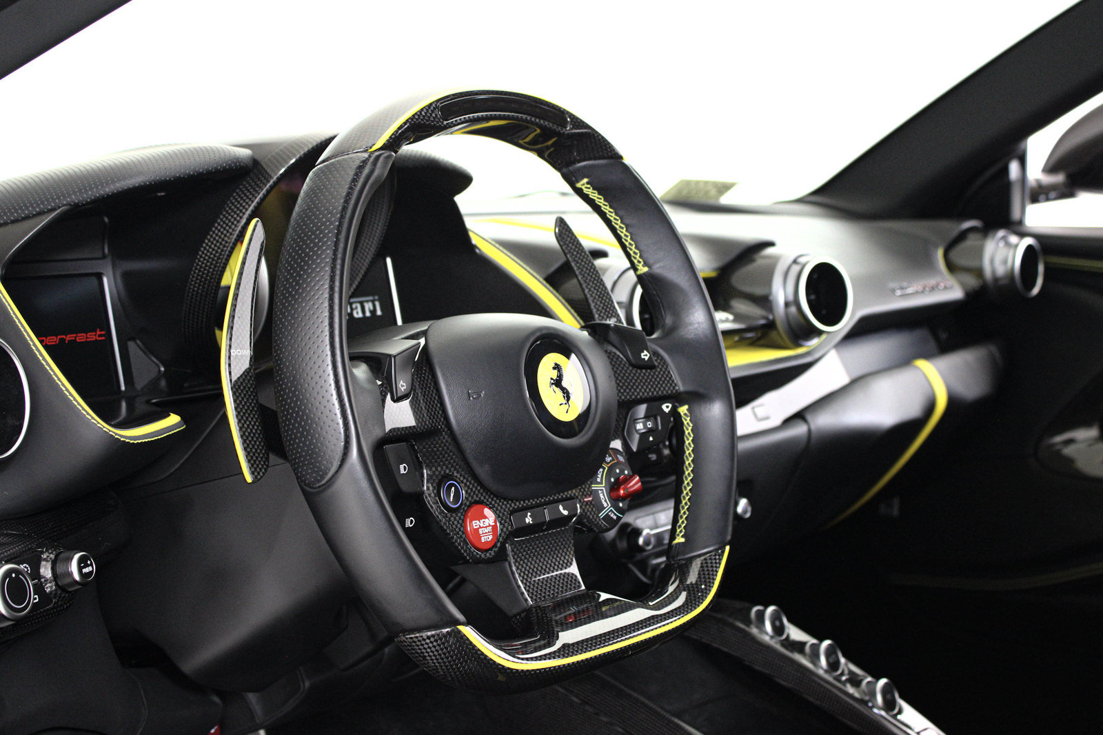 Used 2019 Ferrari 812 Superfast RWD image 33