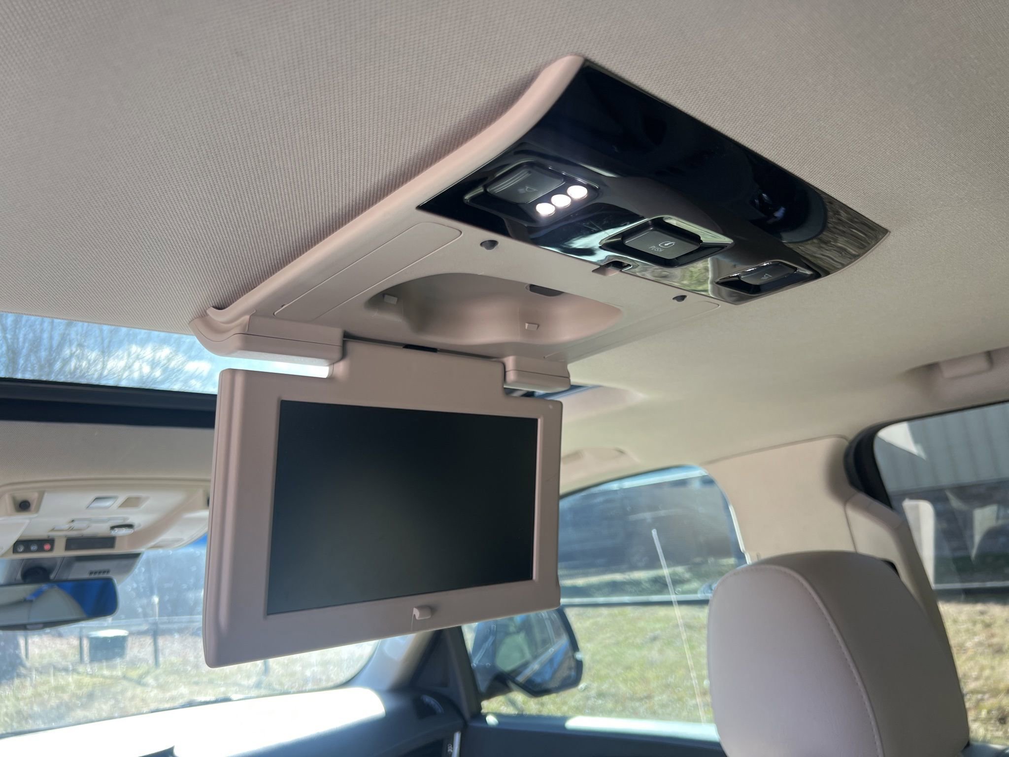 Used 2019 Cadillac Escalade Luxury image 16