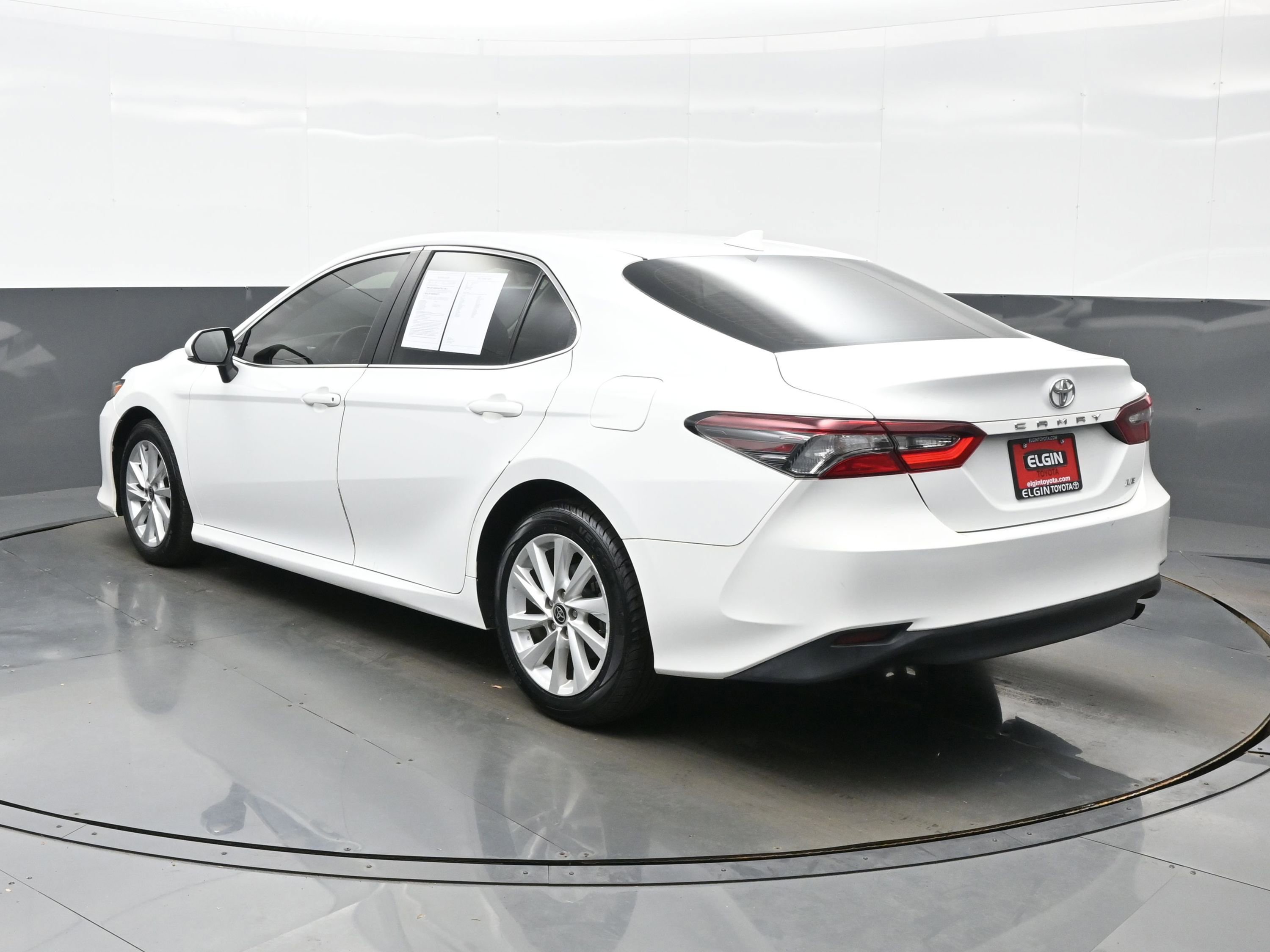 Used 2022 Toyota Camry LE FWD image 4