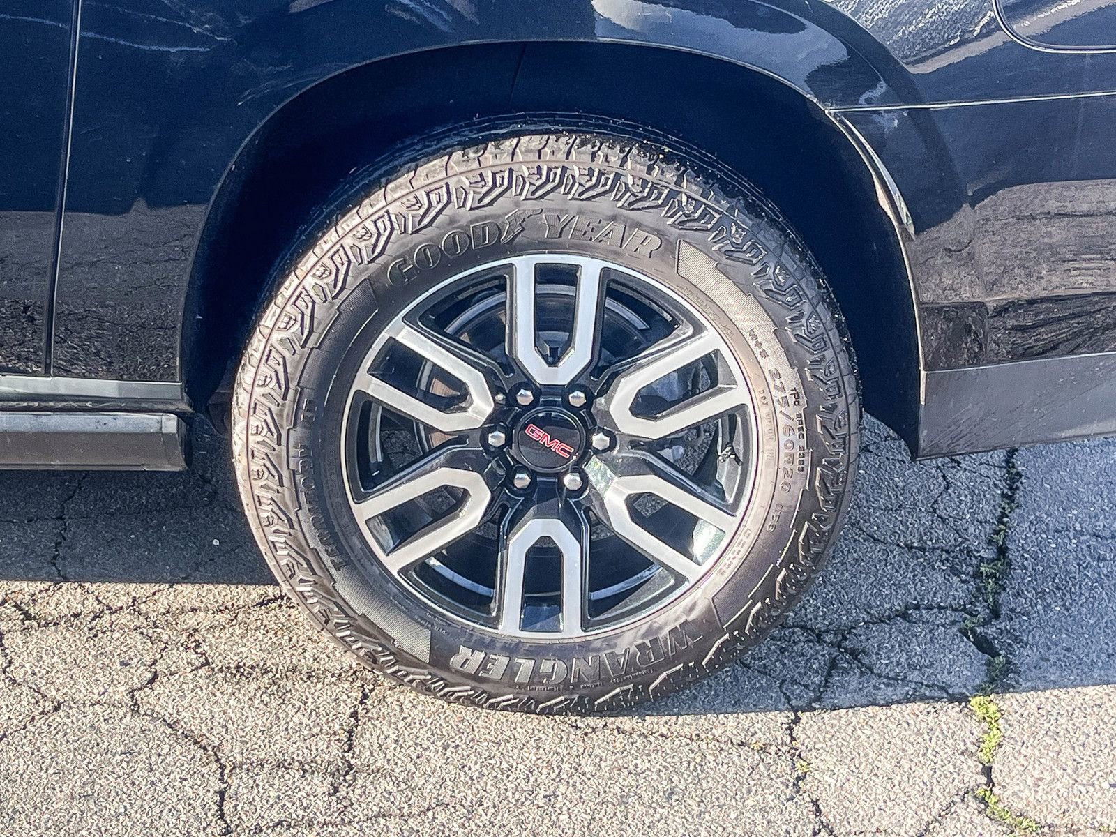 Used 2023 GMC Yukon XL AT4 w/ AT4 Premium Plus Package image 10