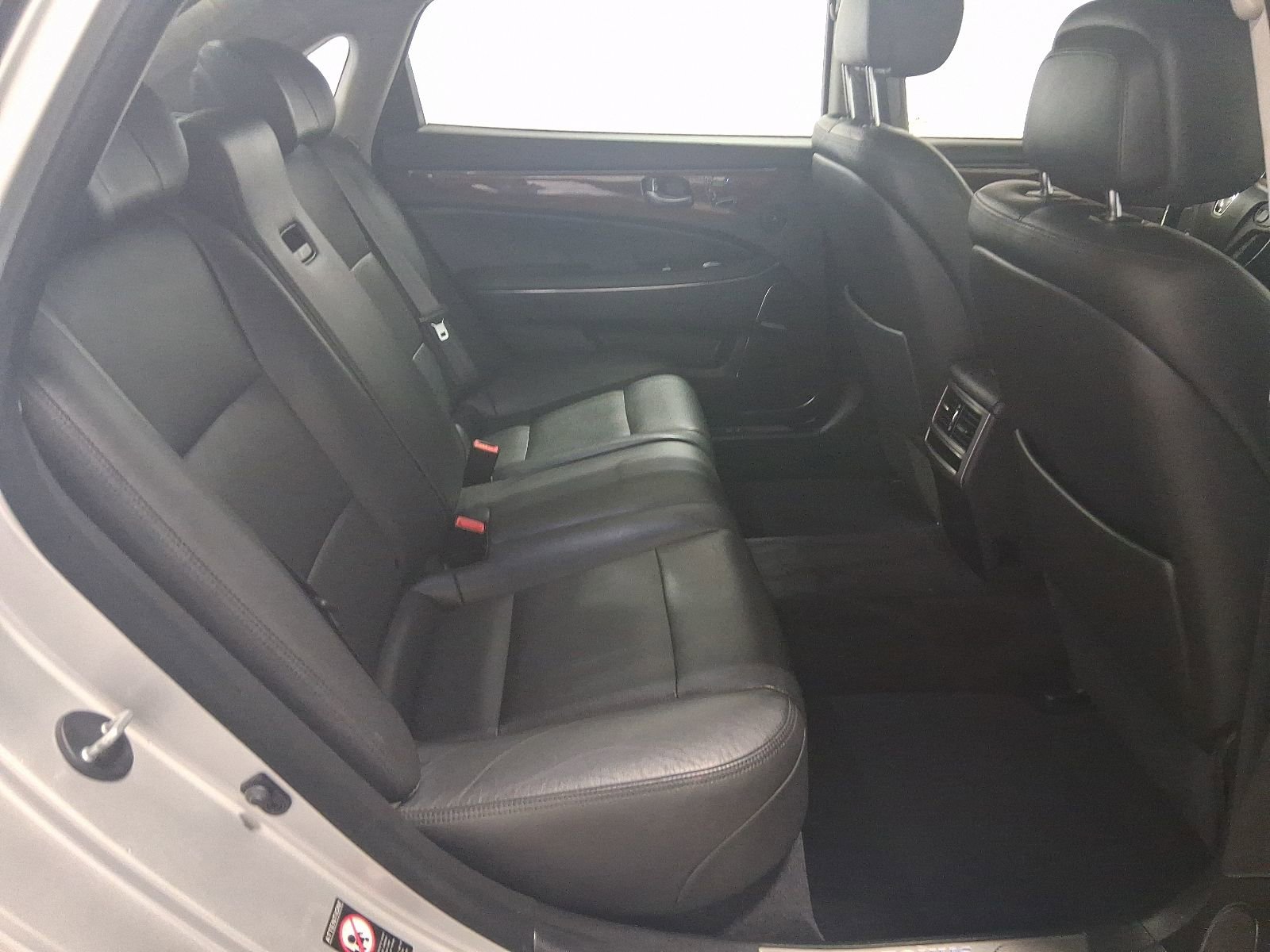 Used 2014 Hyundai Equus Signature RWD image 16