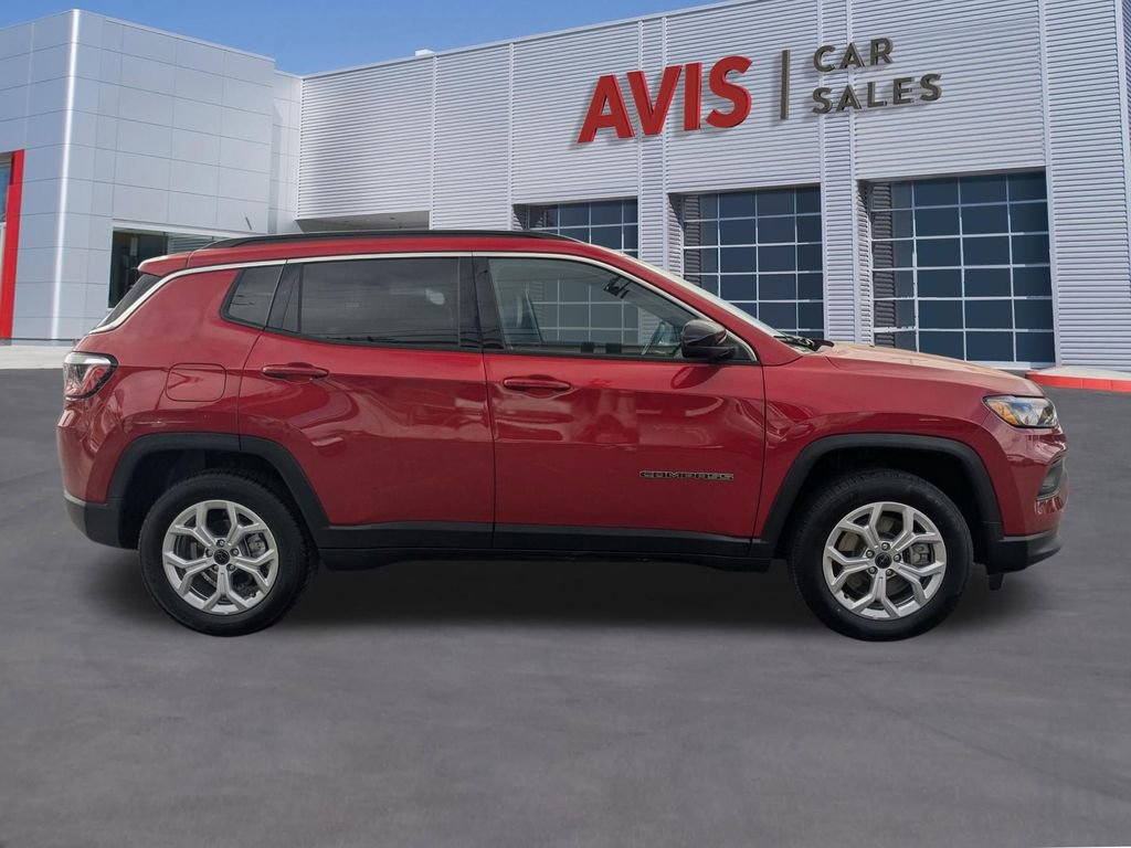 Used 2025 Jeep Compass Latitude w/ Sun & Sound Group image 4