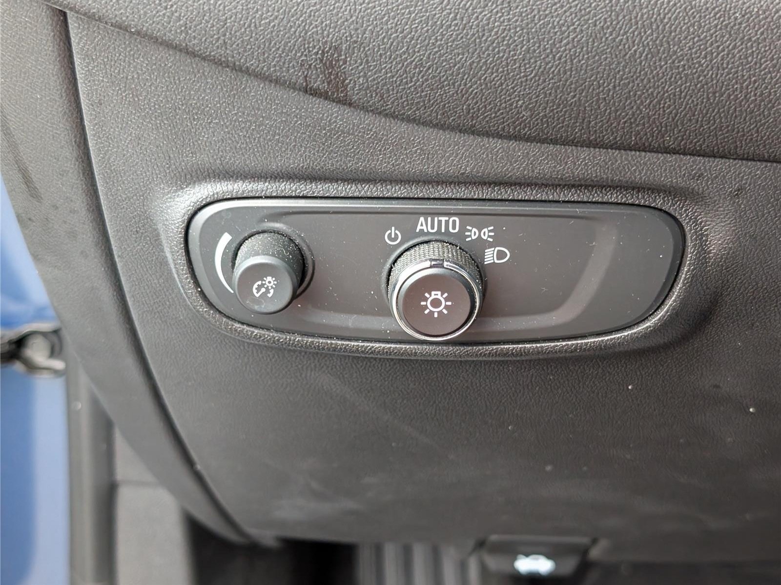Used 2024 Chevrolet Equinox LS w/ Driver Confidence II Package AWD/4WD image 19