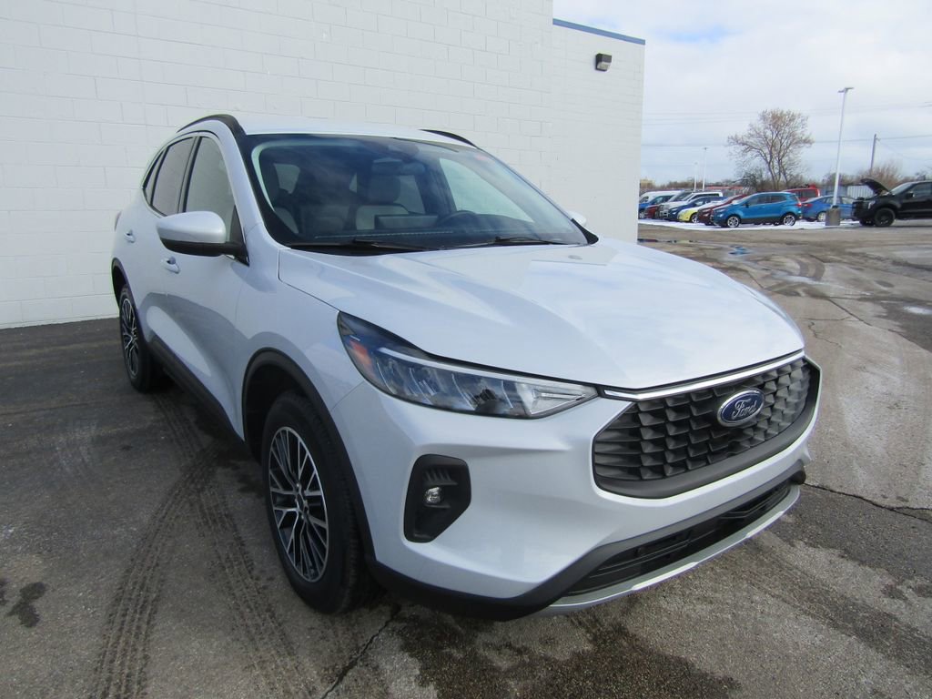 Used 2025 Ford Escape SE image 10