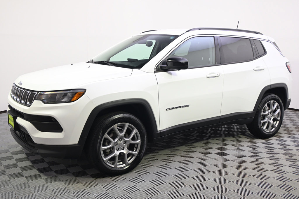 Used 2022 Jeep Compass Latitude AWD/4WD image 2