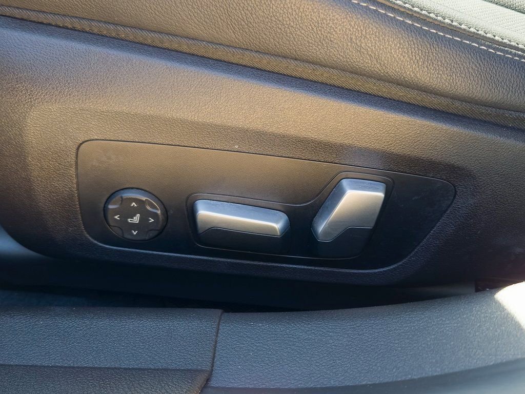 Used 2023 BMW 330e w/ Driving Assistance Package image 16