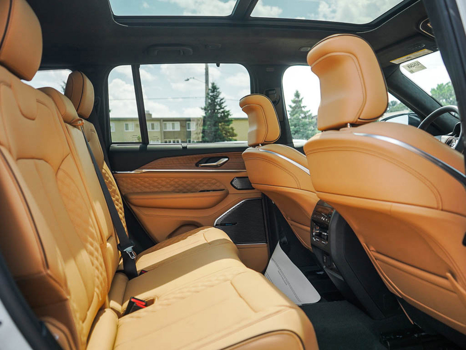 New 2025 Jeep Grand Cherokee Summit image 12