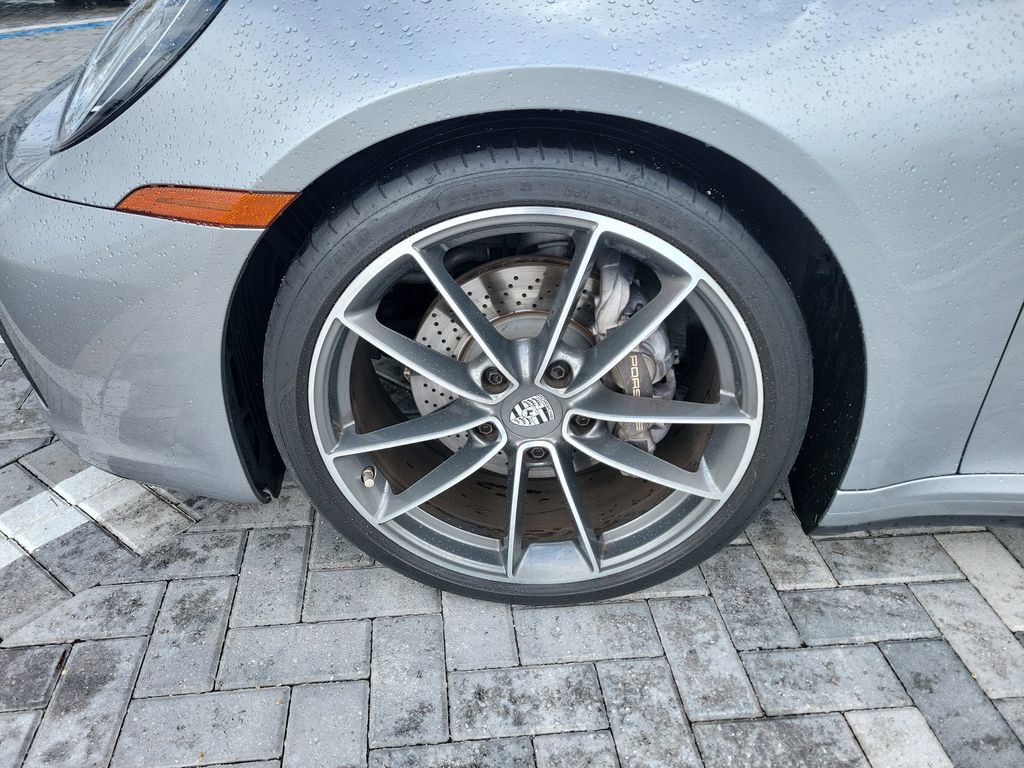 Used 2024 Porsche 911 Carrera 4 AWD/4WD image 12
