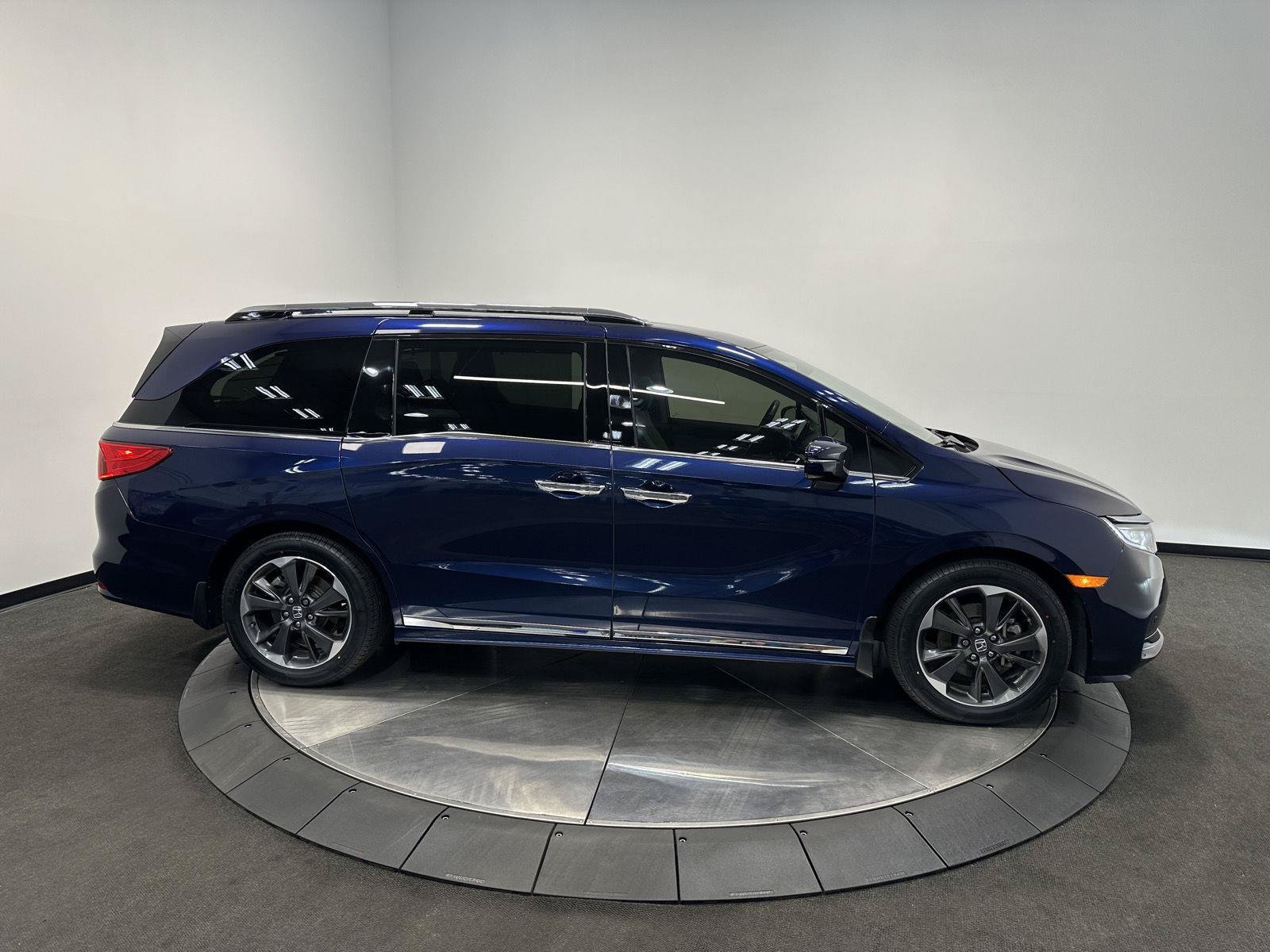 Certified 2024 Honda Odyssey Elite image 8