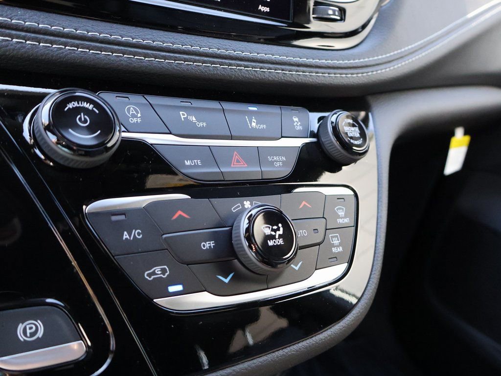 New 2026 Chrysler Pacifica Select FWD image 36