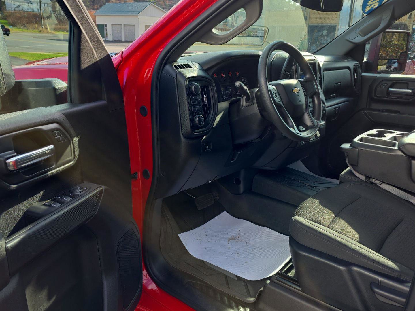 Used 2025 Chevrolet Silverado 2500 Custom image 15