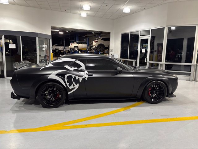 Used 2022 Dodge Challenger SRT Hellcat RWD image 9