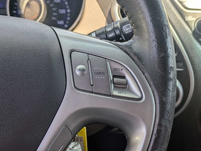 Used 2013 Hyundai Tucson GLS FWD image 25