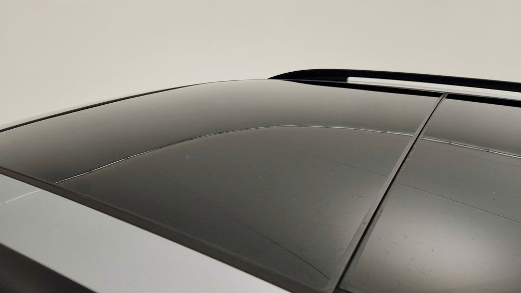 Used 2024 Volkswagen Tiguan SE R-Line image 10