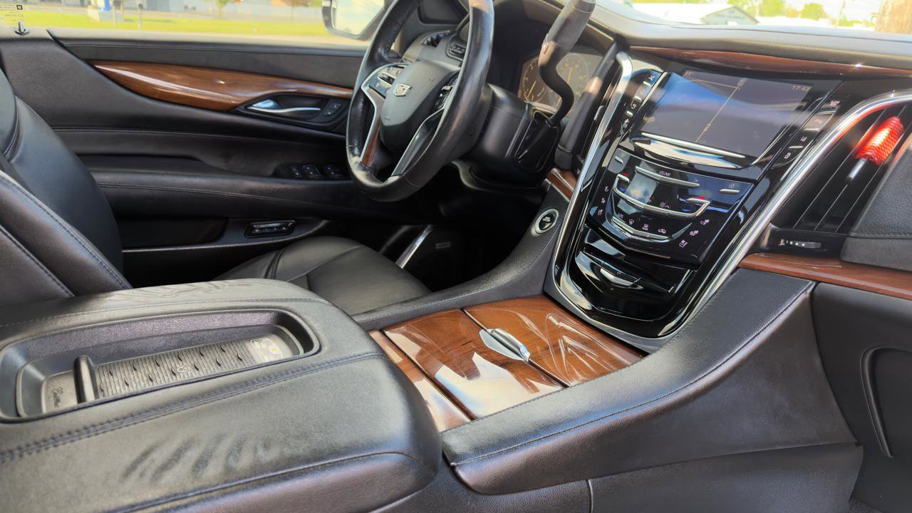 Used 2015 Cadillac Escalade Premium AWD/4WD image 59