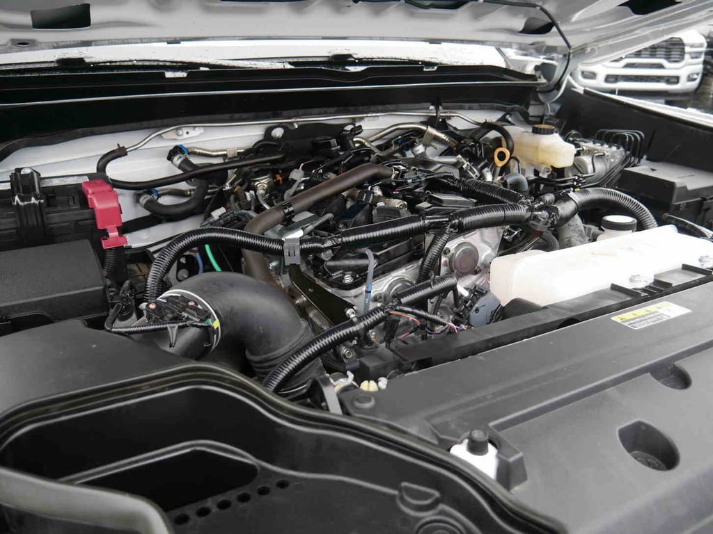 Used 2025 Toyota Tacoma SR5 image 12