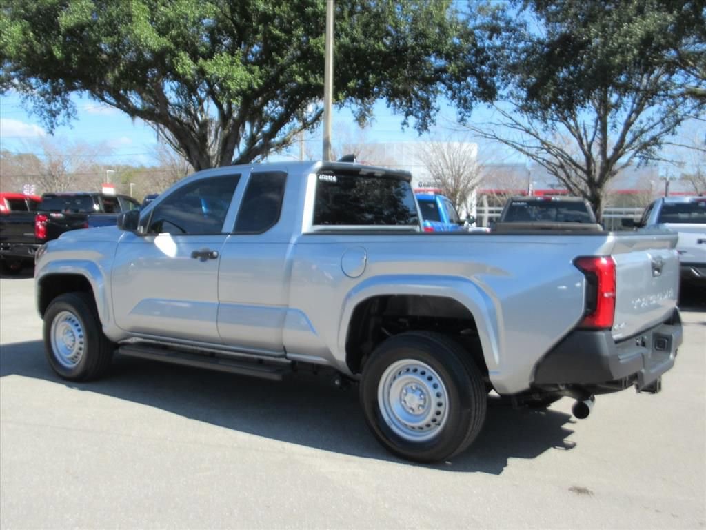 Used 2025 Toyota Tacoma SR w/ Towing Package AWD/4WD image 4