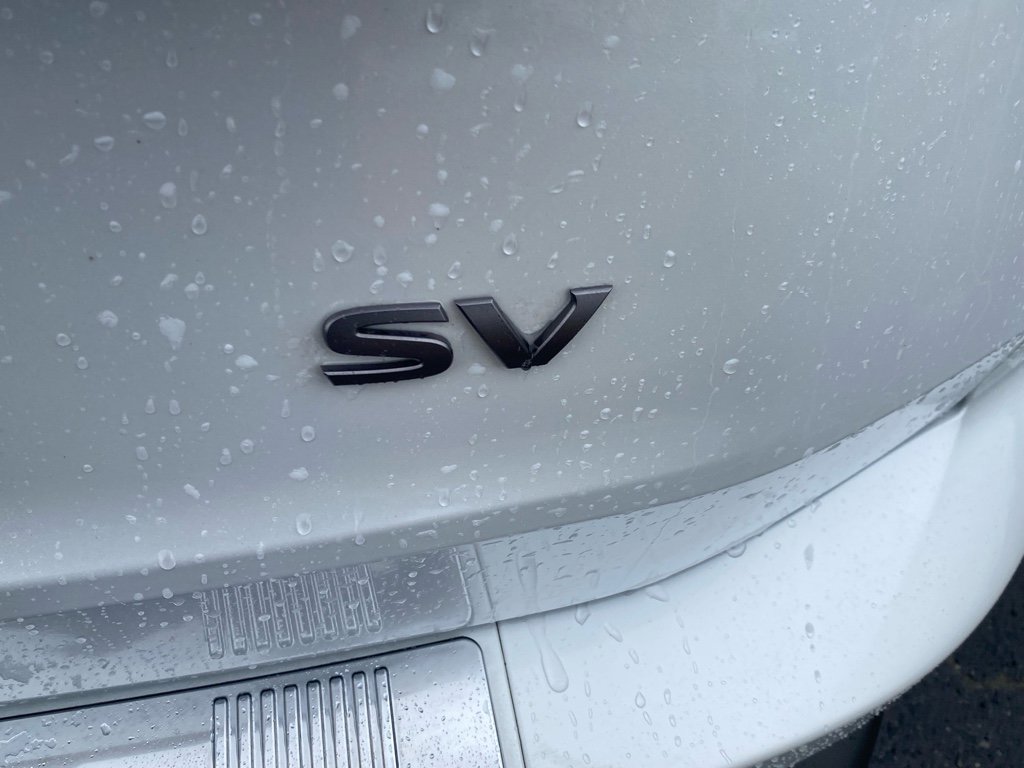 Used 2024 Nissan Rogue SV image 11