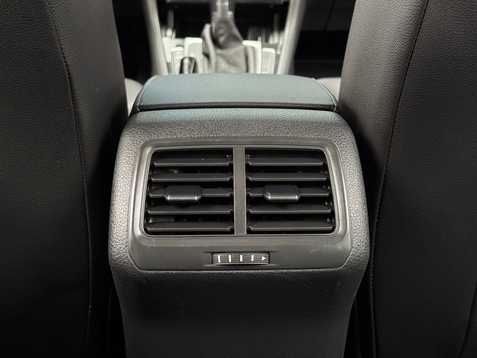 Used 2019 Volkswagen Golf Alltrack S image 36