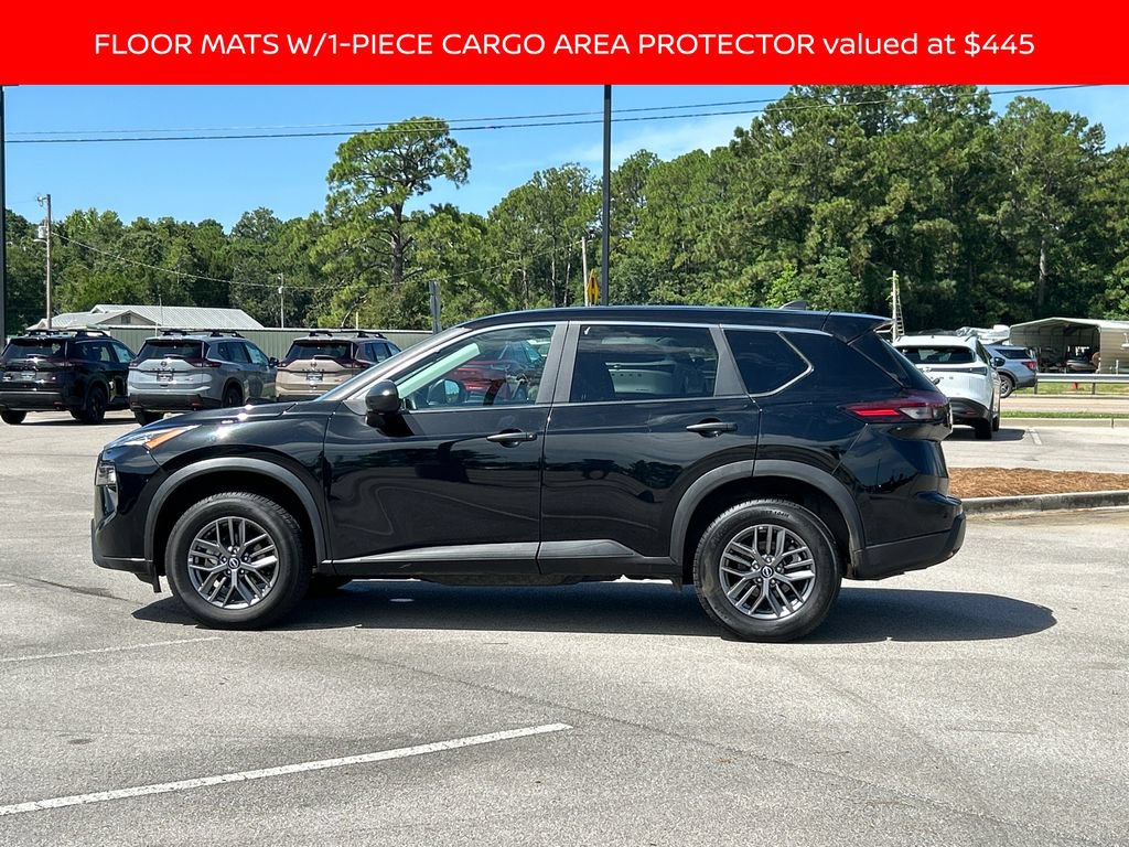 Used 2024 Nissan Rogue S AWD/4WD image 2