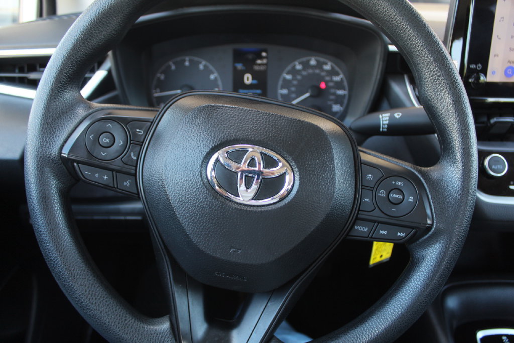 Used 2025 Toyota Corolla LE FWD image 21