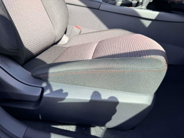 New 2027 Nissan Sentra SR w/ Floor Mat Package FWD image 9