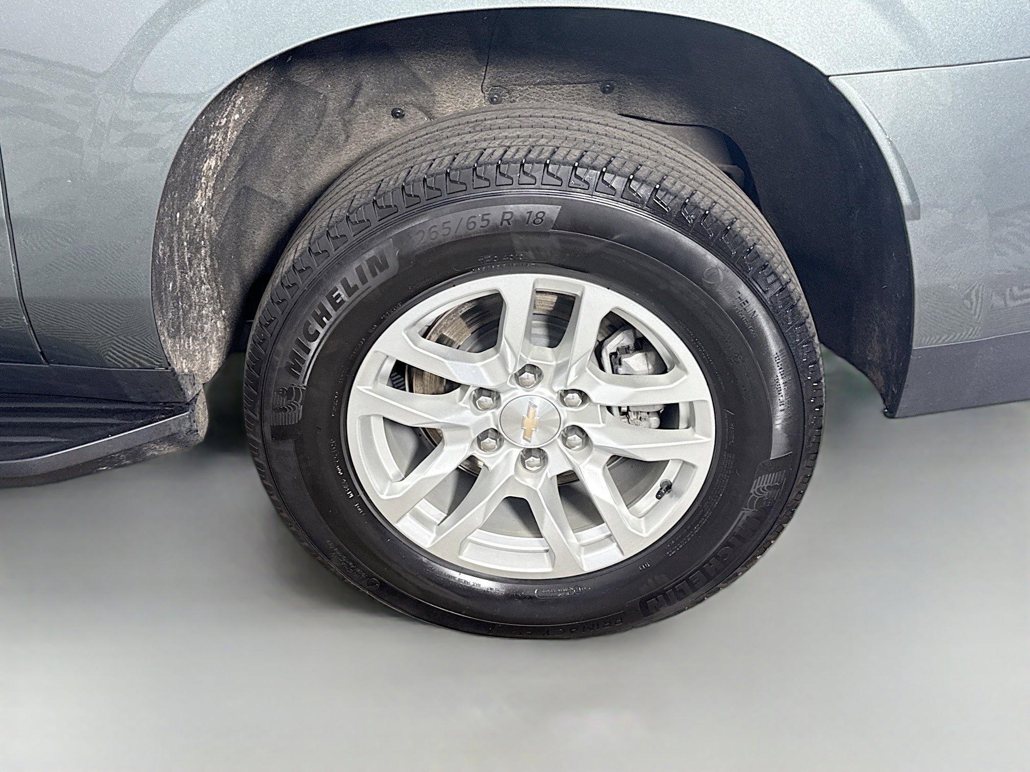 Used 2024 Chevrolet Suburban LT RWD image 37