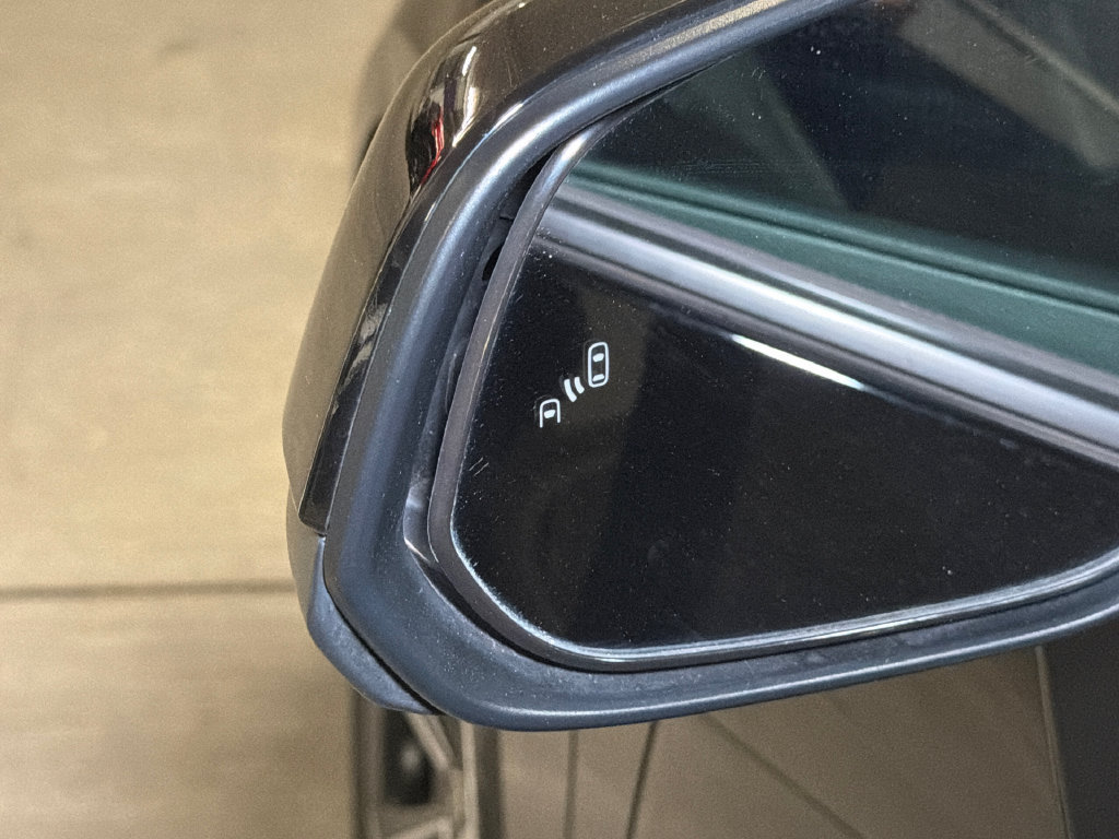 Used 2024 Toyota bZ4X FWD image 16