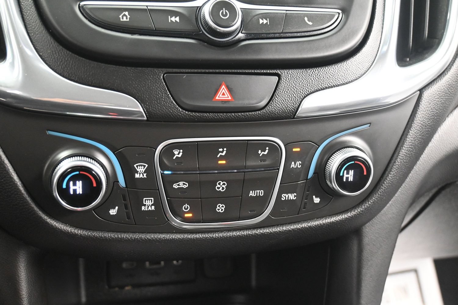 Used 2019 Chevrolet Equinox LT AWD/4WD image 34