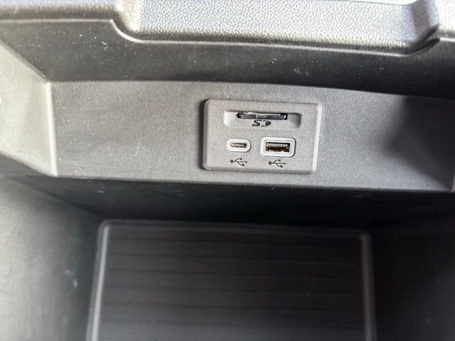 Used 2021 Chevrolet Tahoe Premier w/ Premium Package image 29