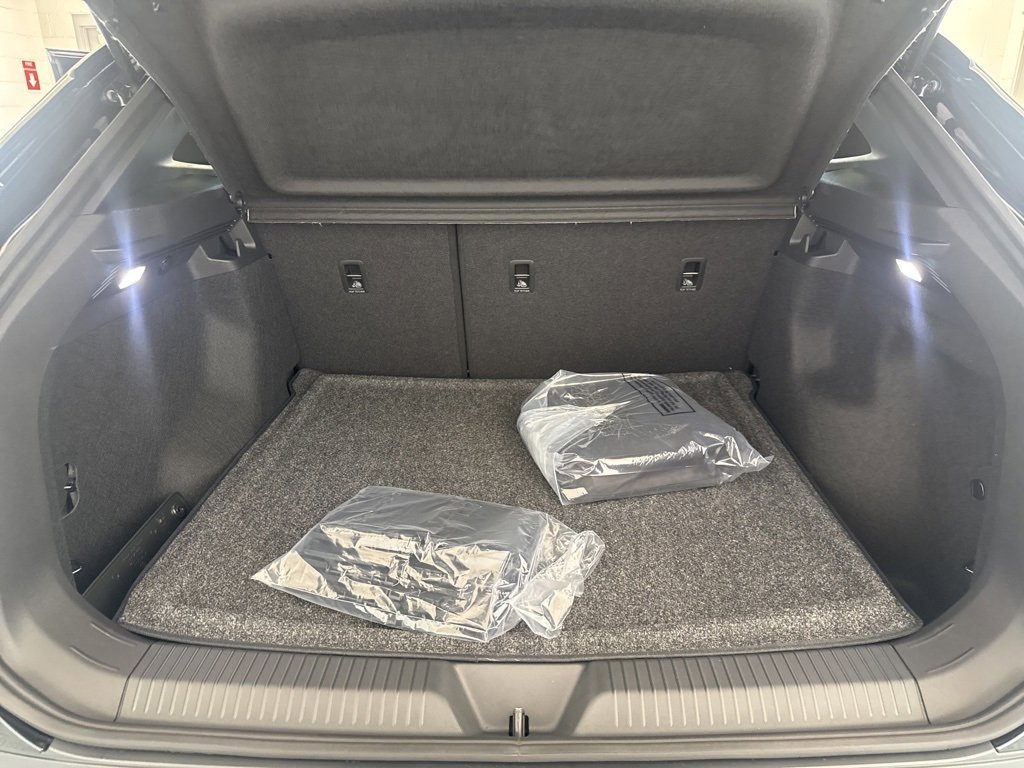 New 2025 Volkswagen ID.4 Pro image 24