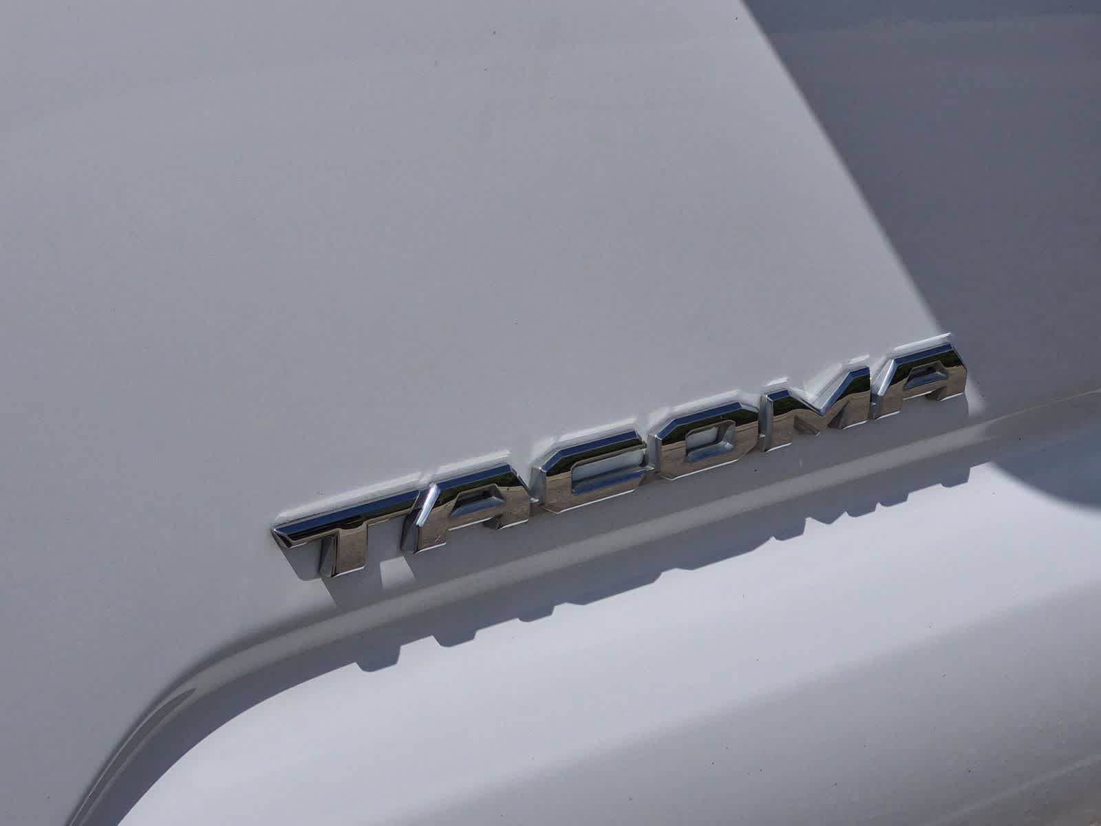 Used 2019 Toyota Tacoma TRD Off-Road AWD/4WD image 13