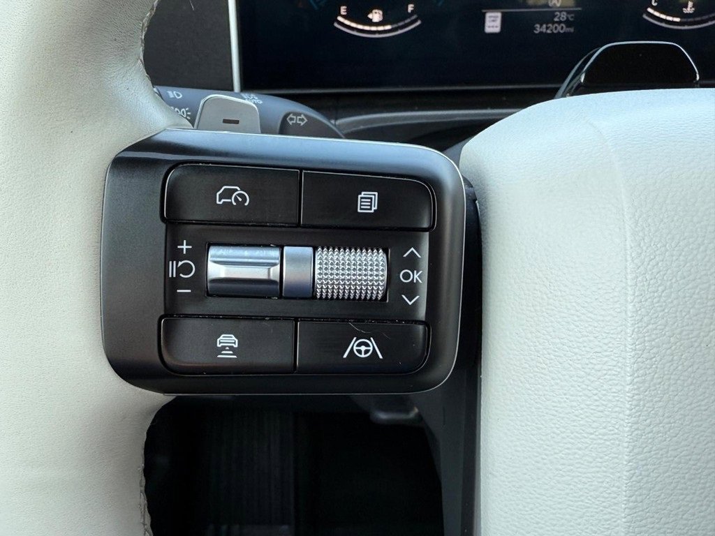 Used 2024 Hyundai Santa Fe SEL image 16