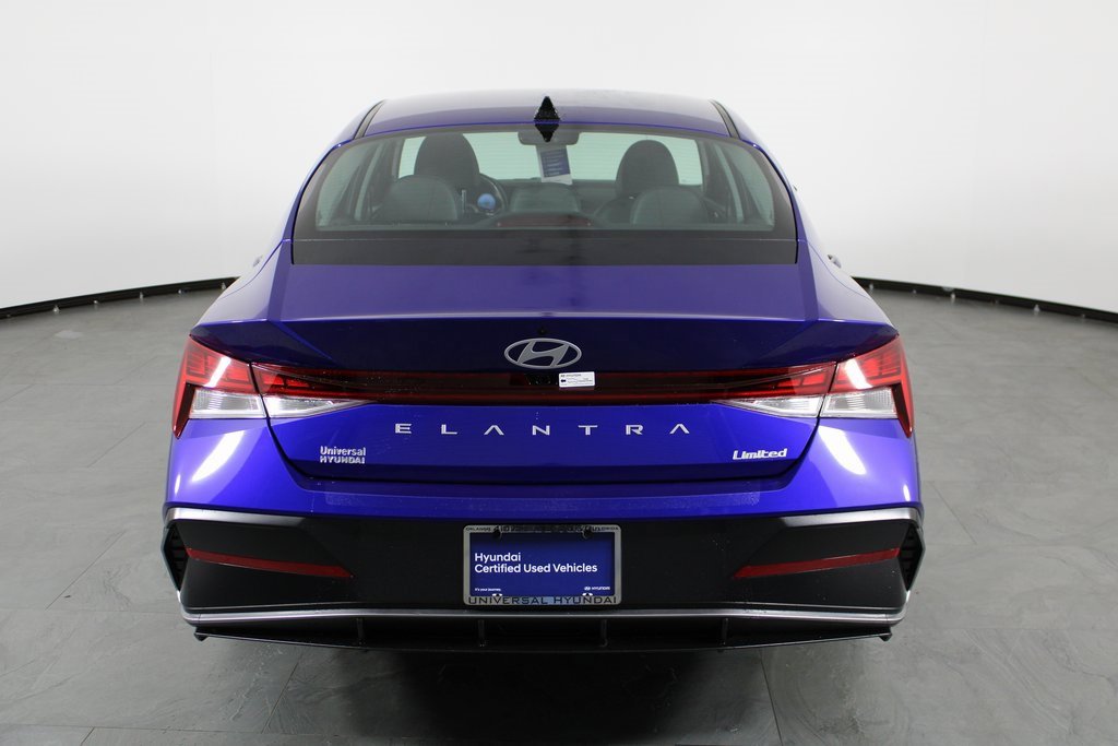 Certified 2025 Hyundai Elantra Limited image 7