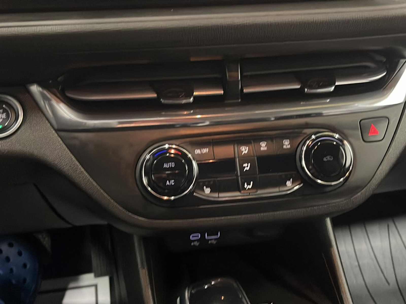 Used 2025 Buick Envista Preferred w/ Convenience I Package FWD image 11