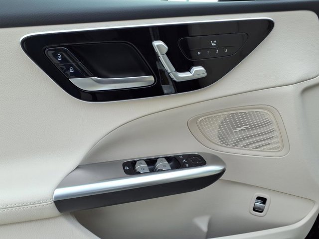 New 2025 Mercedes-Benz C 300 4MATIC Sedan image 13